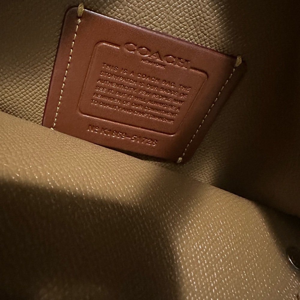Coach purse - Picture 4 of 6